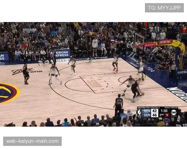 穆雷挡拆为约基奇制造机会，对比上季效率明显提升